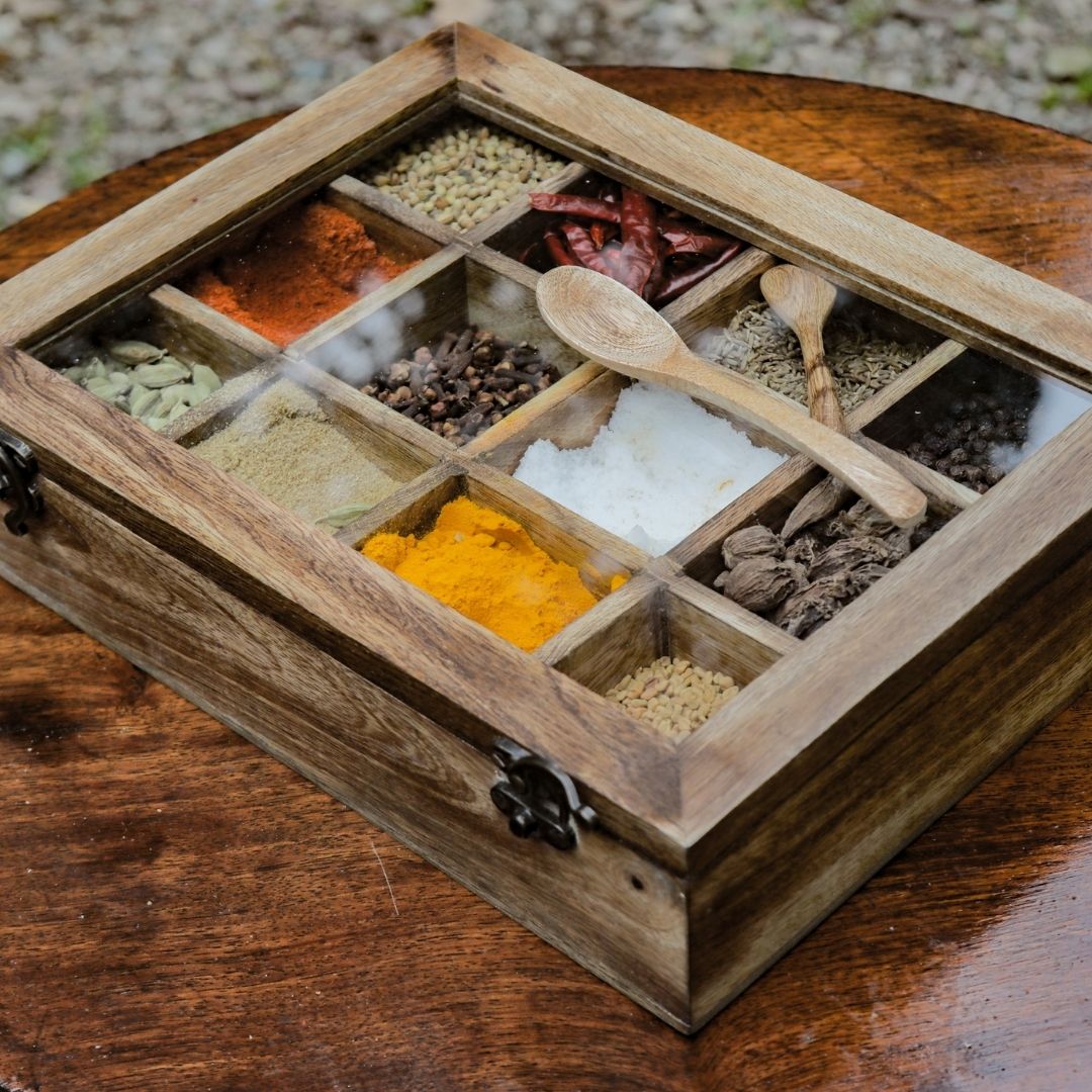 Masala, Spice Storage Container With Labels and 100g Spices in 4  Compartments on a Tray 
