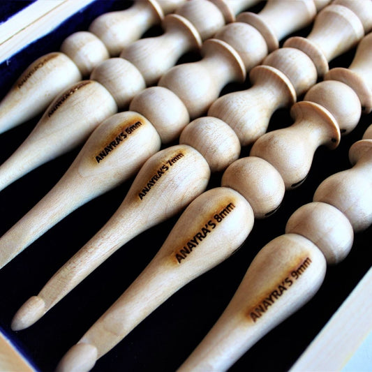 Maple Wood Crochet Hooks (Set of 7 Hooks, 4mm - 10mm)