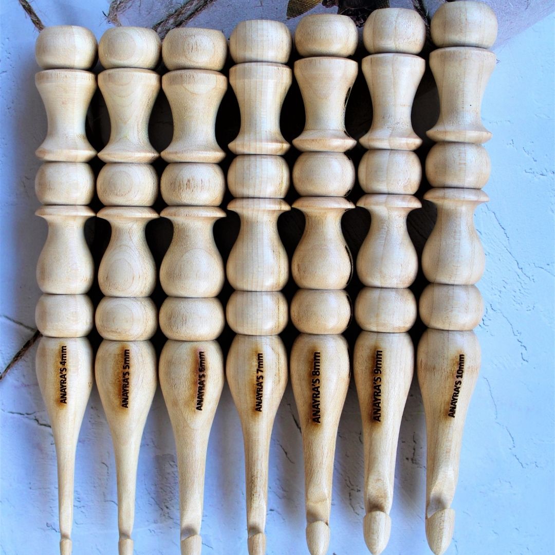 Maple Wood Crochet Hooks (Set of 7 Hooks, 4mm - 10mm)