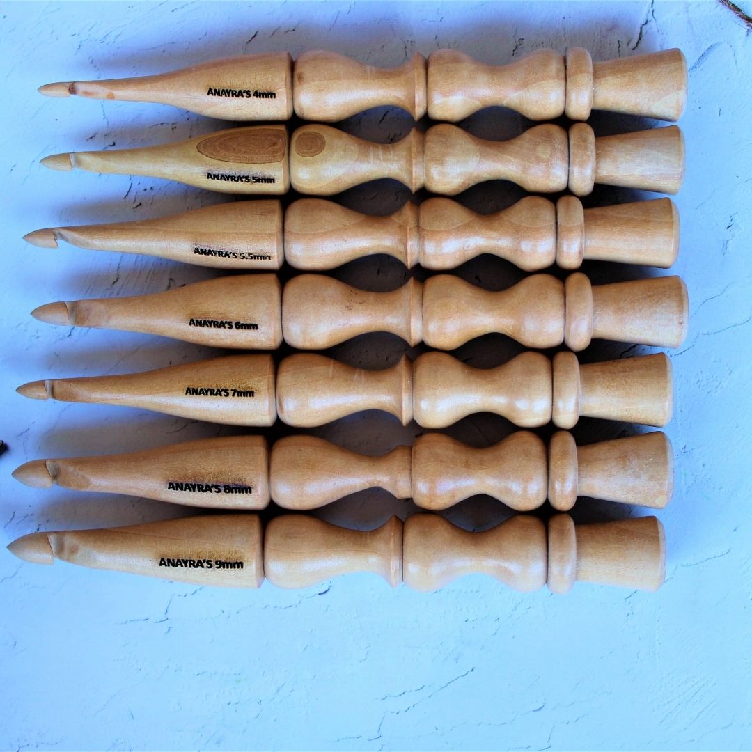 Maple Wood Crochet Hooks (Set of 7 Hooks, 4mm - 10mm)