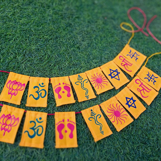 Hand Painted Torans from Uttarakhand. Slogans like Pahadi Biker, Seedhe Pahad Se and Many more. Toran fits doors / windows of your house. Its also a perfect fit for your car.