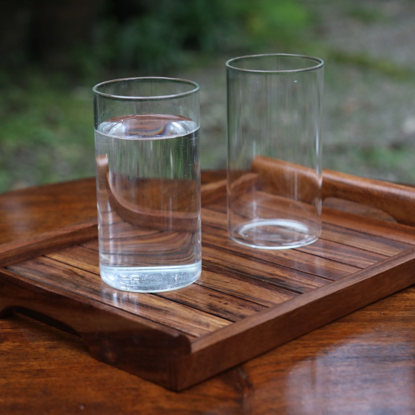 Sheesham Wood or Indian Rosewood Serving Tray with Handles. High Quality Wood has been used and then the finished product is lacquered to give it a ultimate shine.