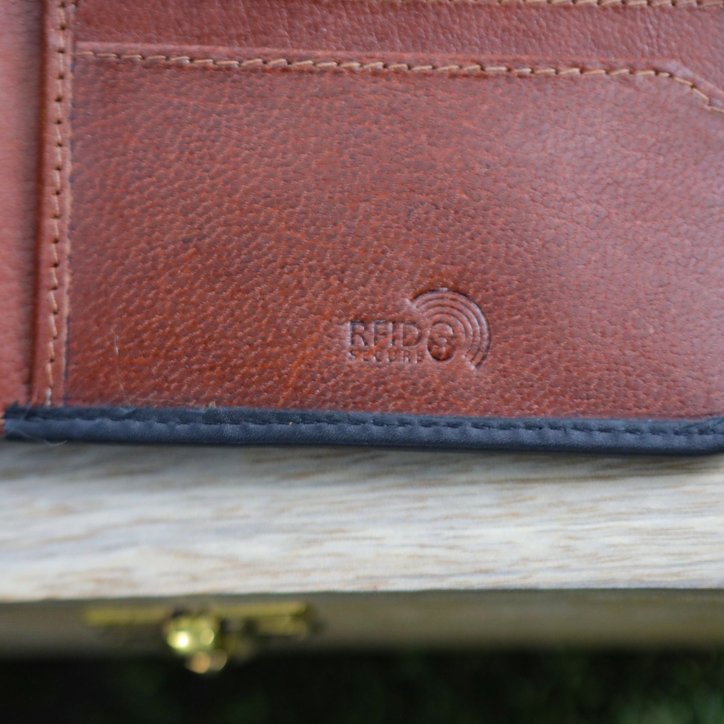 Genuine Leather Wallet with RFID Protection and Wooden Gift Box