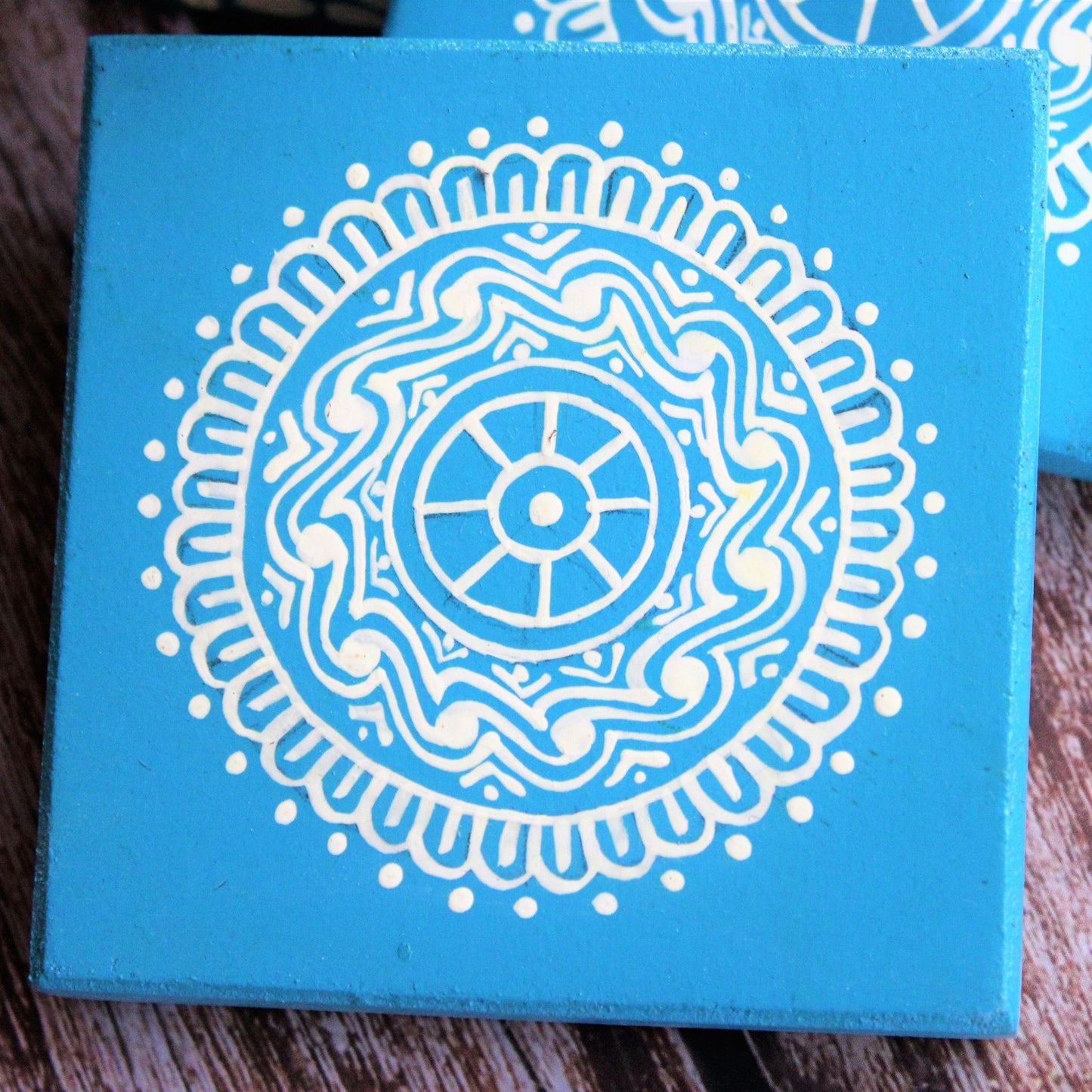 Traditional Aipan Inspired Hand Painted Wooden Serving Tray with Coaster Set